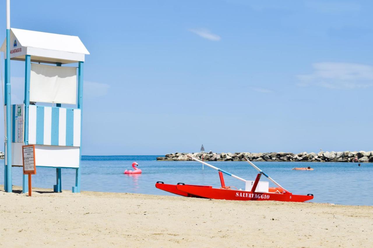 Hotel Universal Bellaria-Igea Marina Dış mekan fotoğraf