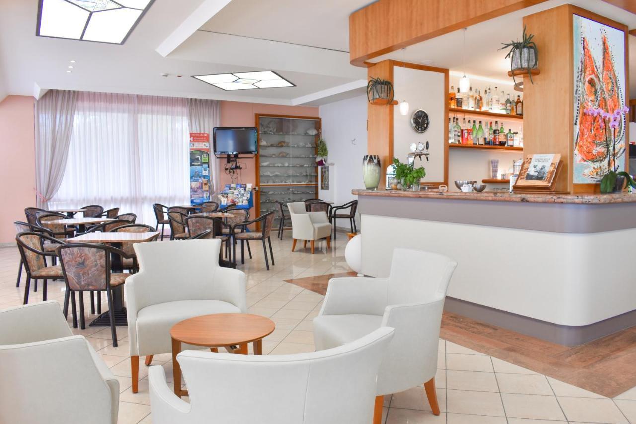 Hotel Universal Bellaria-Igea Marina Dış mekan fotoğraf